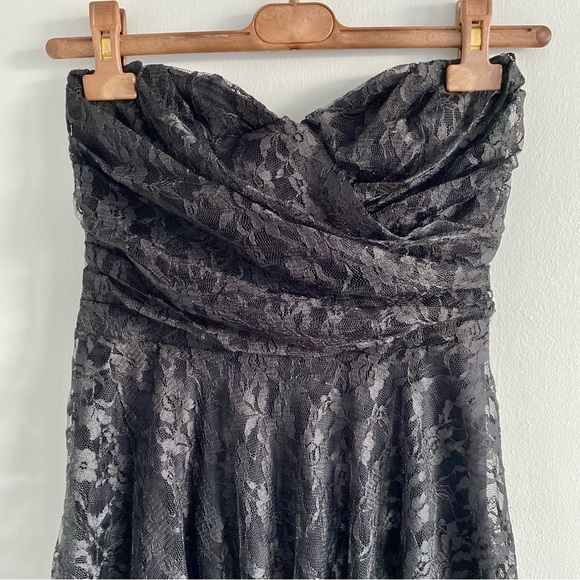 Express Sweetheart Strapless Black Lace Dress Size 4 - Picture 2 of 4